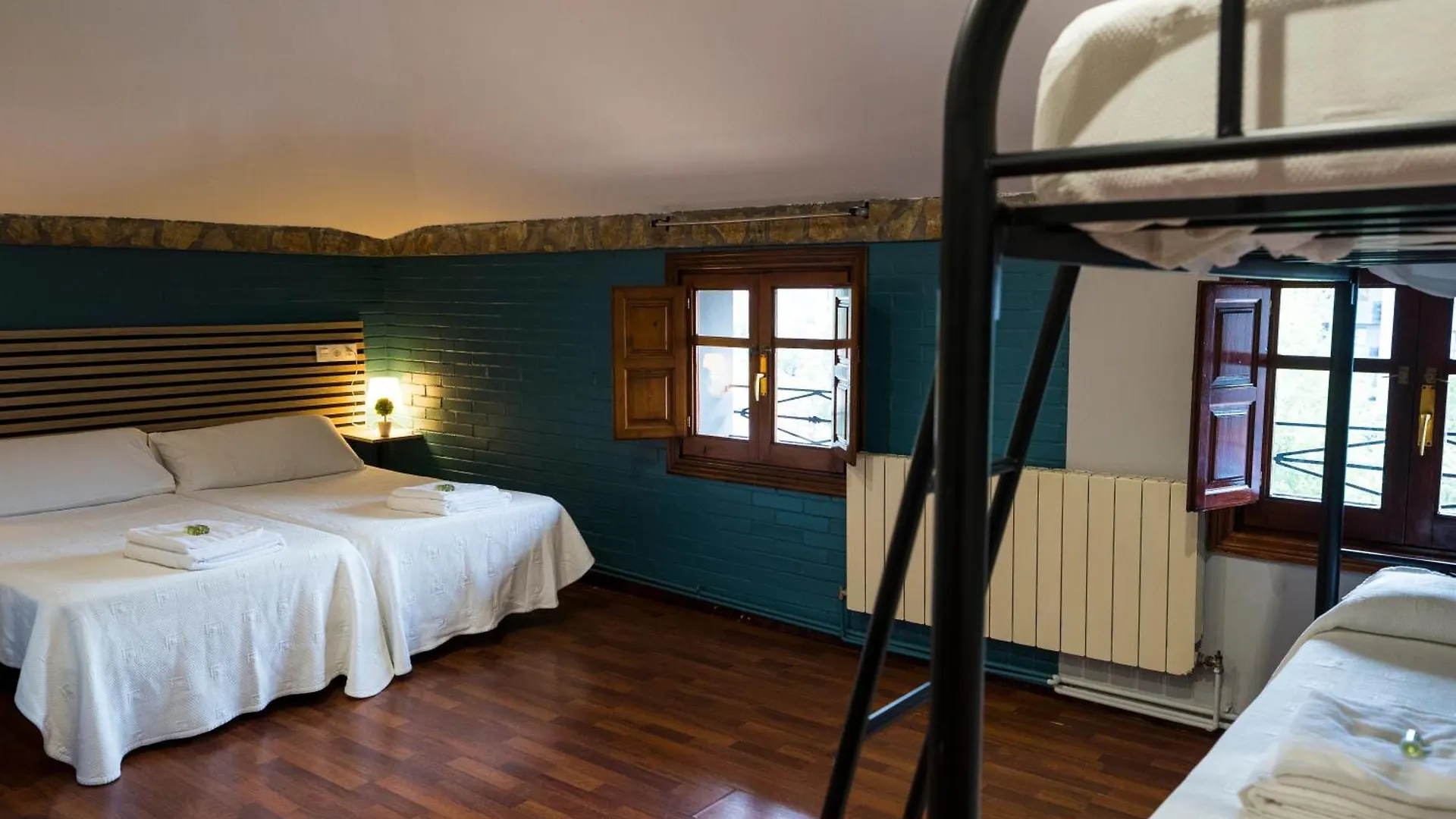 Guest house Paratene Ostatu Habitaciones Erandio Spain