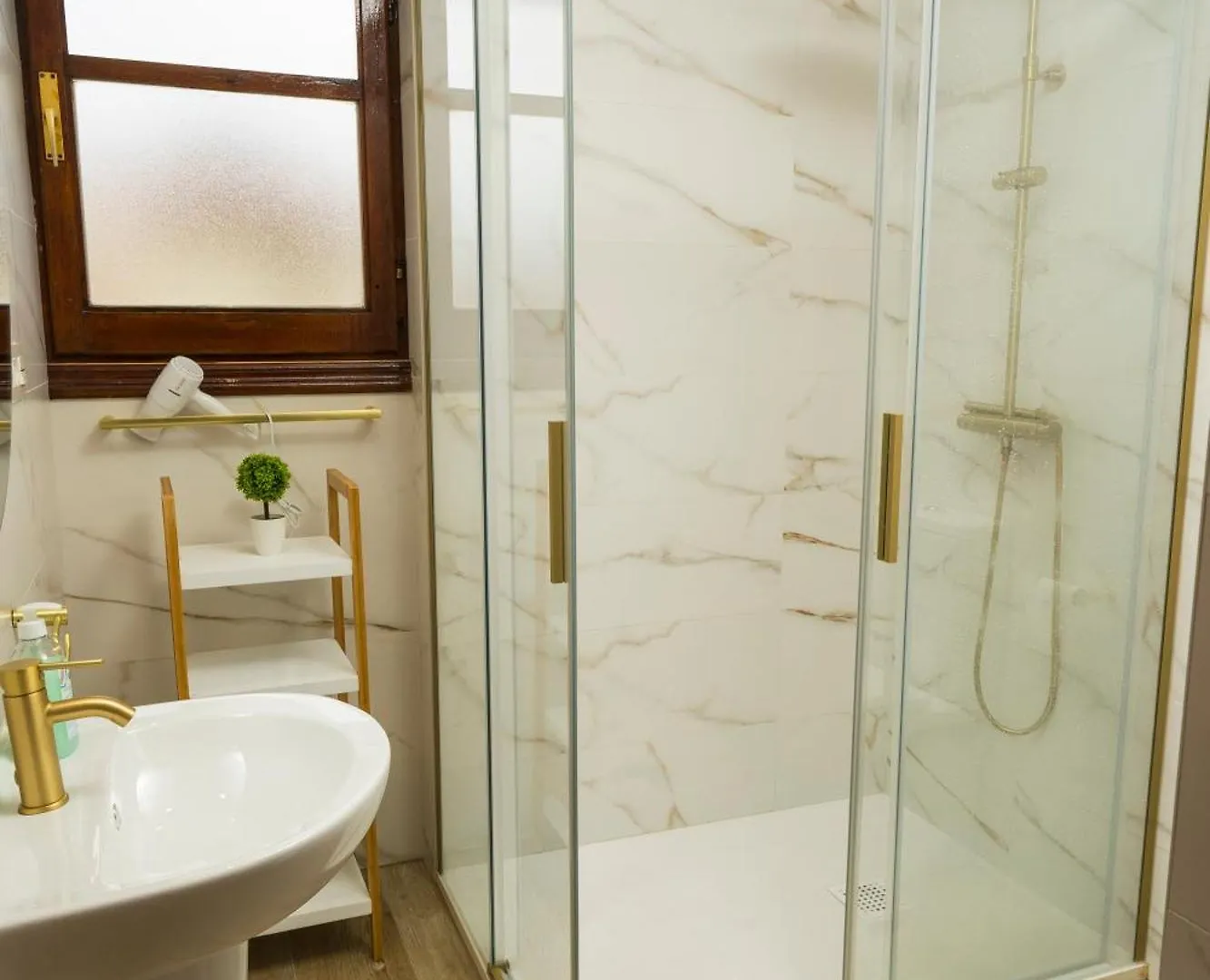 Guest house Paratene Ostatu Habitaciones Erandio Spain