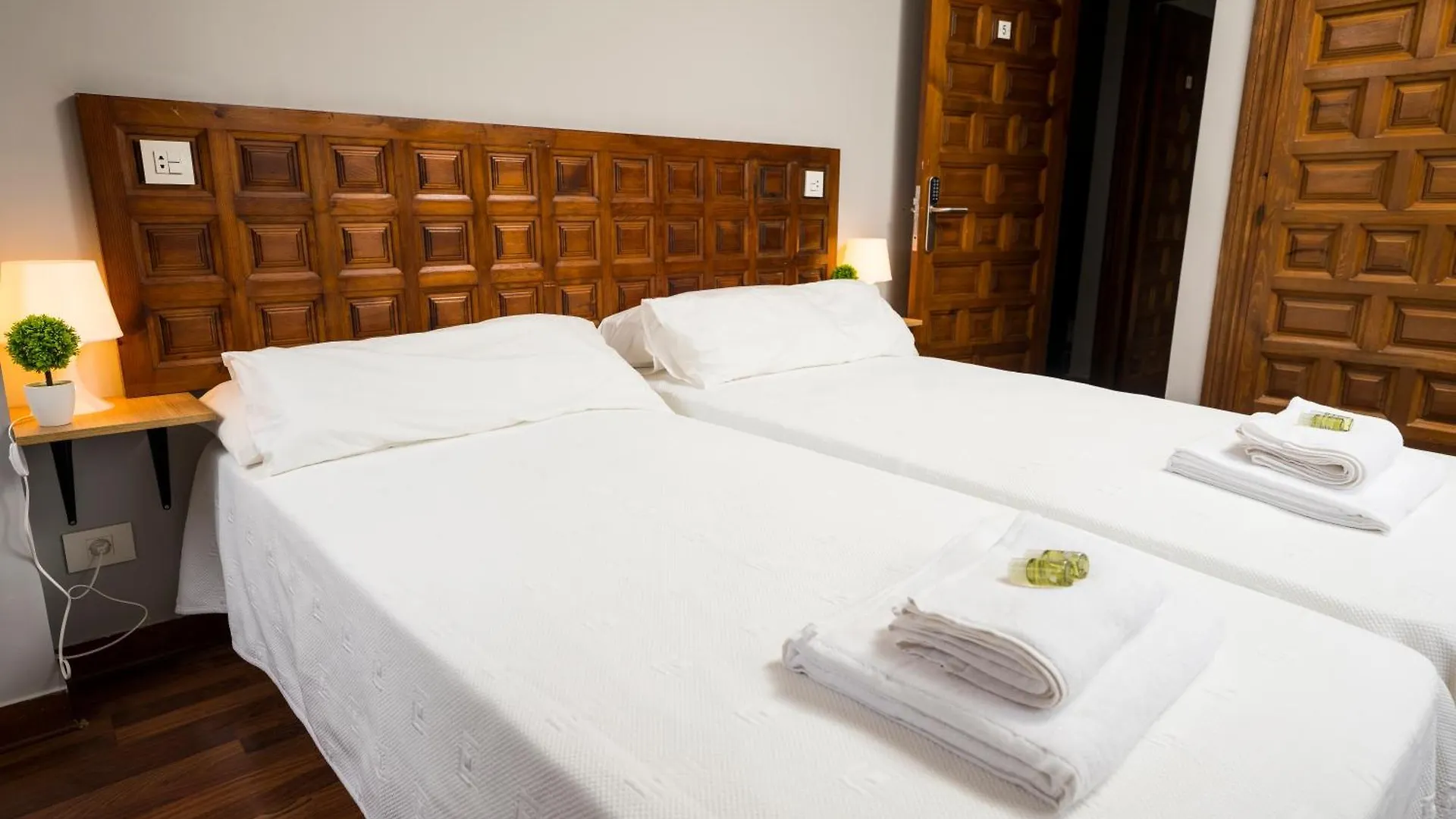 Guest house Paratene Ostatu Habitaciones Erandio