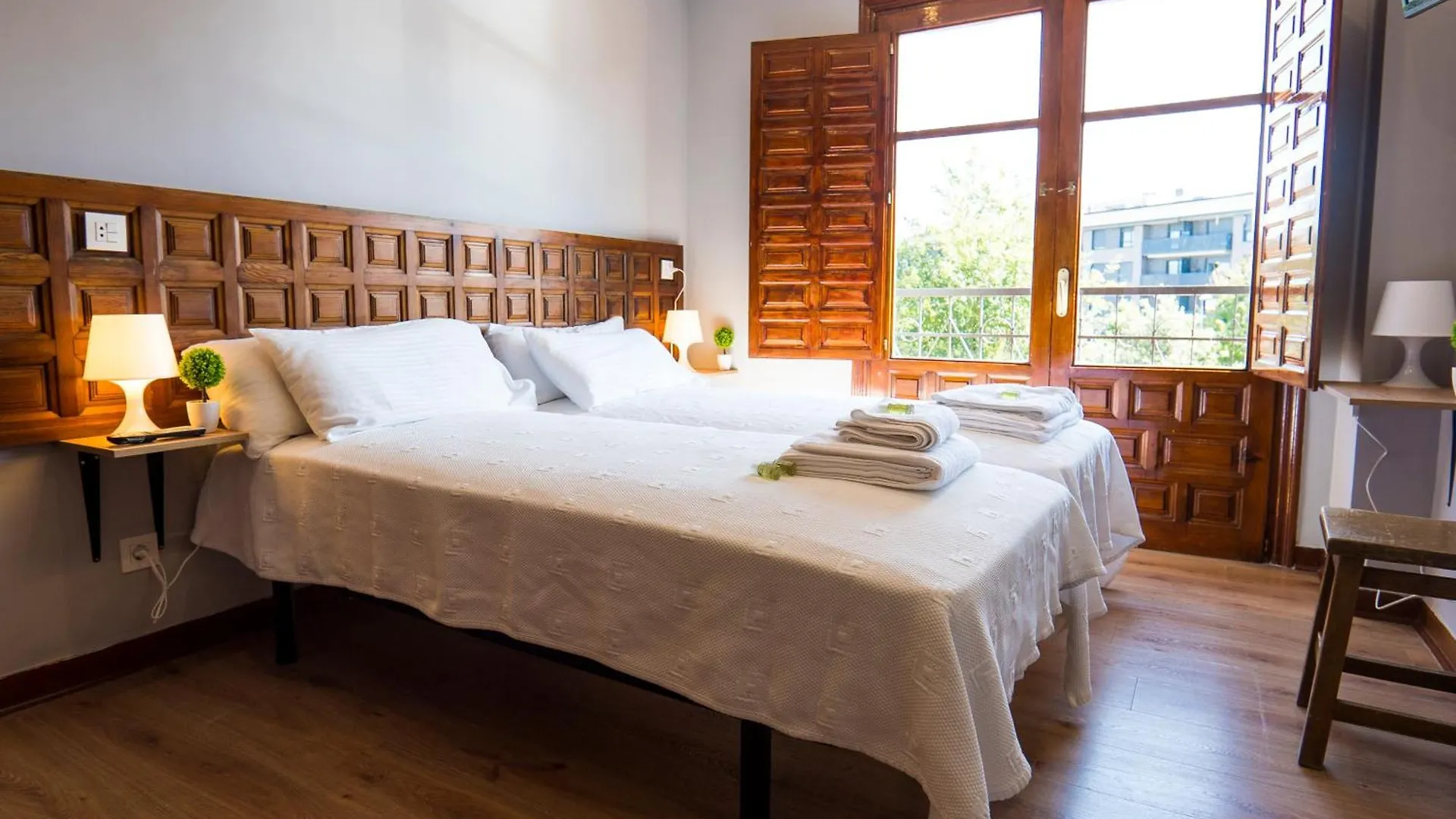 Paratene Ostatu Habitaciones Erandio Guest house